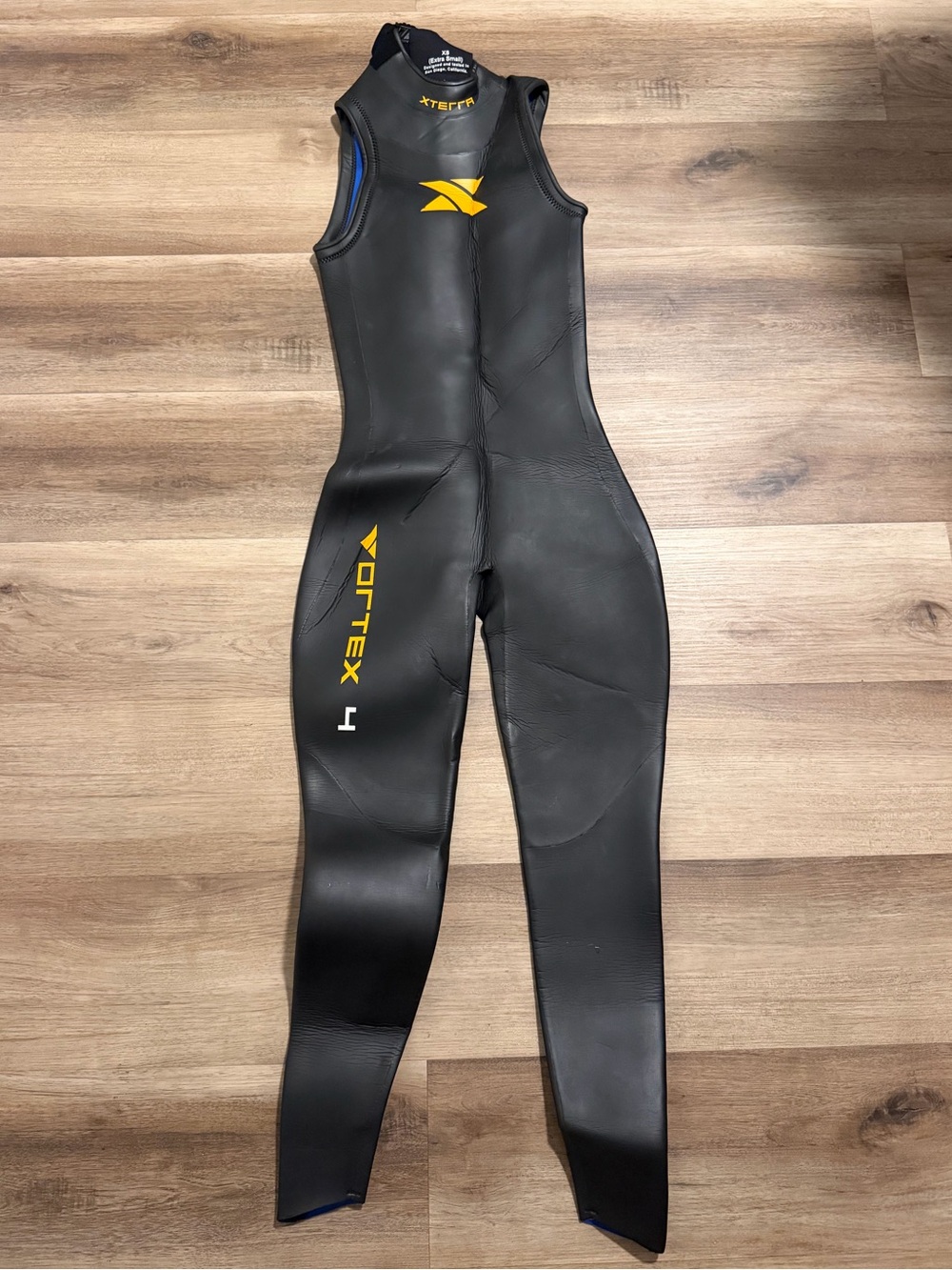 Xterra MENS XS Vortex 4  Sleeveless Triathlon Wetsuit Black Yellow